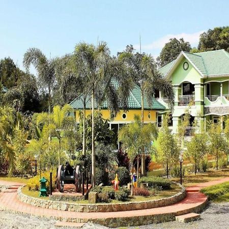 Dureme Mansion Hotel And Resort Castillejos Exterior photo